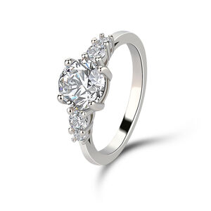 OLIVIE Stříbrný prsten VYZNÁNÍ LÁSKY 4234 Velikost prstenů: 6 (EU: 51-53) Ag 925; ≤2,6 g.