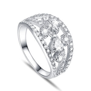 OLIVIE Stříbrný široký prsten CHLOE 4256 Velikost prstenů: 7 (EU: 54-56) Ag 925; ≤3,6 g.