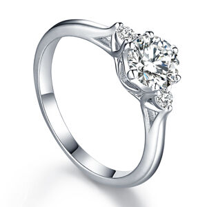 OLIVIE Zásnubní stříbrný prsten BEVERLY 5081 Velikost prstenů: 8 (EU: 57-58) Ag 925; ≤2 g.