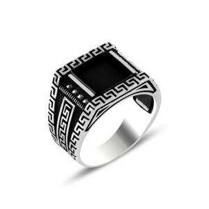 OLIVIE Pánský stříbrný prsten ONYX 5703 Velikost prstenů: 8 (EU: 57-58) Ag 925; ≤8 g.
