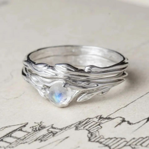 OLIVIE Dva stříbrné prsteny MĚSÍČNÍ KÁMEN 7758 Velikost prstenů: 5 (EU: 49-50) Ag 925; ≤3,8 g.