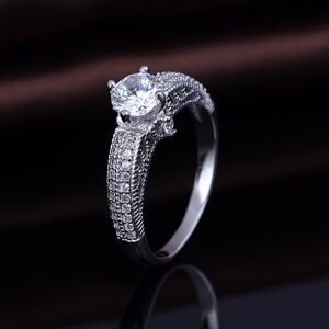 OLIVIE Stříbrný prsten se zirkonem 2180 Velikost prstenů: 7 (EU: 54-56) Ag 925; ≤3,85 g.