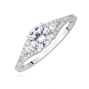 OLIVIE Zásnubní stříbrný prsten 2185 Velikost prstenů: 8 (EU: 57-58) Ag 925; ≤1,9 g.