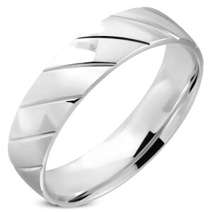 Prsten stříbrné barvy z oceli - zrcadlově lesklý povrch, šikmé zářezy, 6 mm - Velikost: 62
