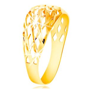 Prsten ze žlutého 14K zlata - mřížka z tenkých blýskavých linií, drobné zářezy - Velikost: 64