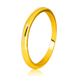 Prsten ze žlutého 9K zlata - tenká hladké ramena, čirý zirkon - Velikost: 58