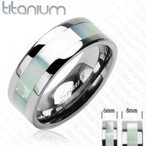 Titanový prsten stříbrné barvy s perleťovým pruhem uprostřed - Velikost: 62